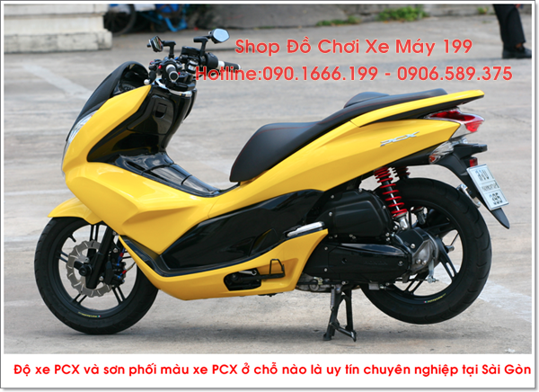 xe-pcx-125-son-phoi-mau-vang-cuc-ngau-tai-sai-gon