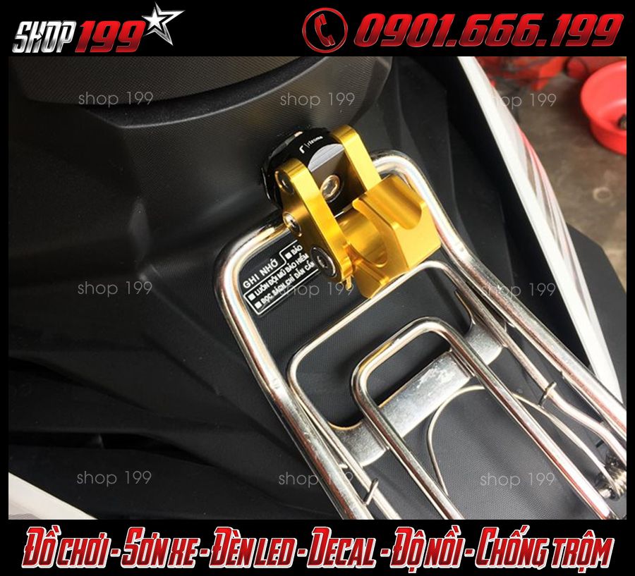 Photo: Móc treo đồ biker CNC màu vàng độ đẹp cho xe Winner 150 tại Q5 TpHCM